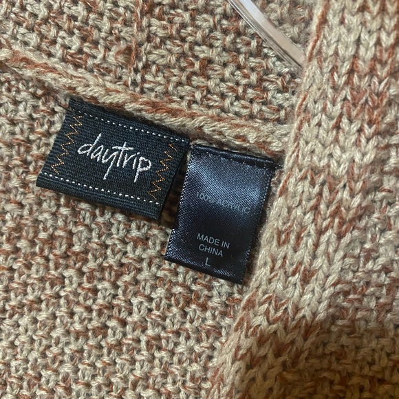 Daytrip Women's Tan Cardigan Sweater - Picture 3 of 5